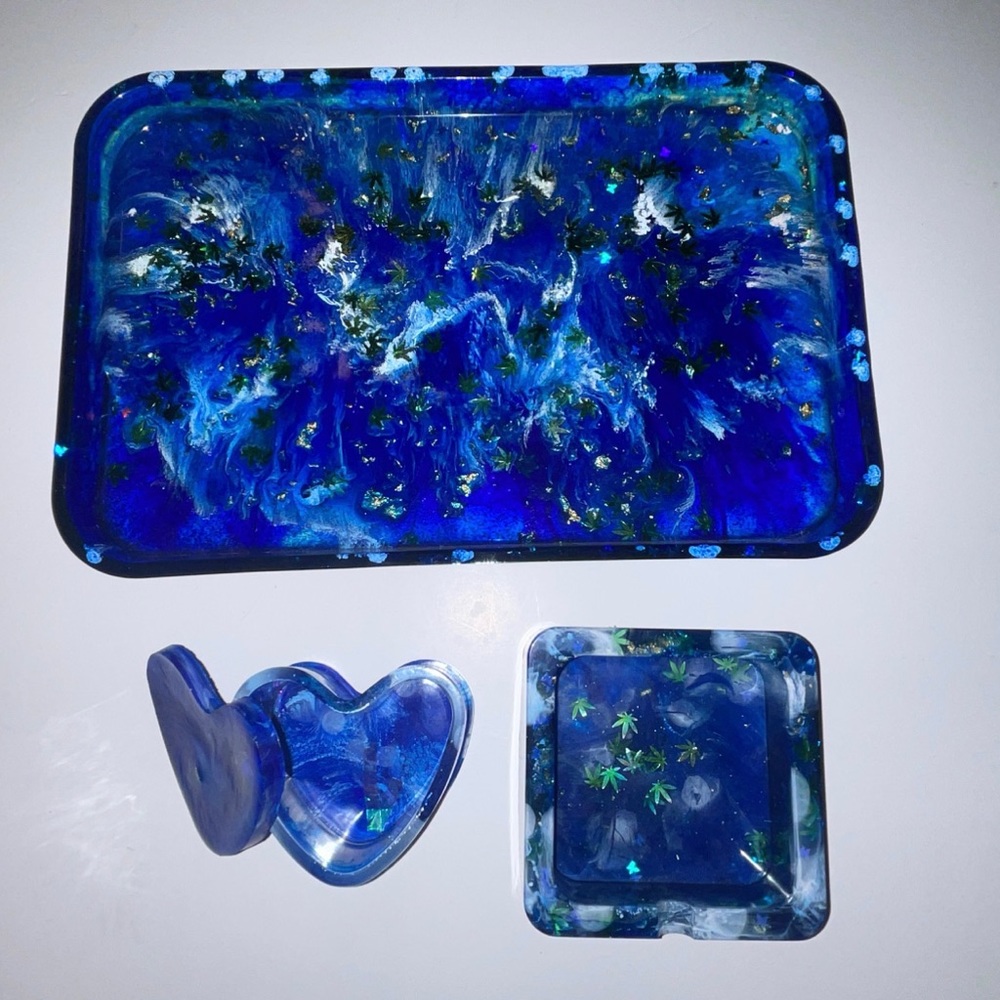 Resin rolling tray & ashes tray & heart shape ashtray with lid